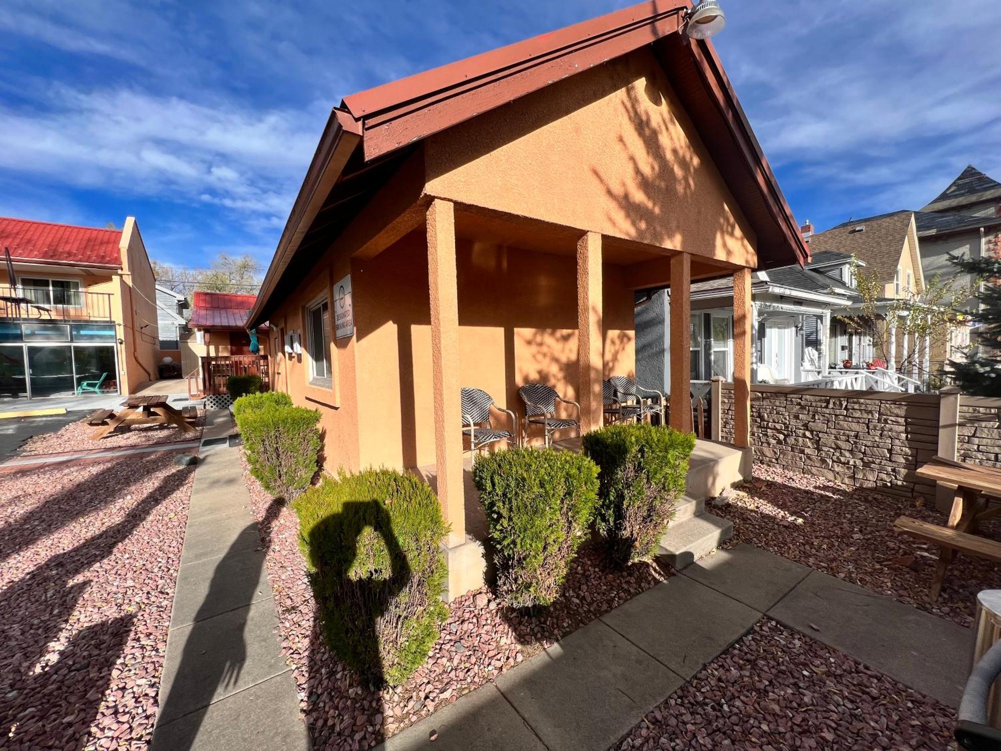 Garden Of The Gods Motel Colorado Springs Exterior photo