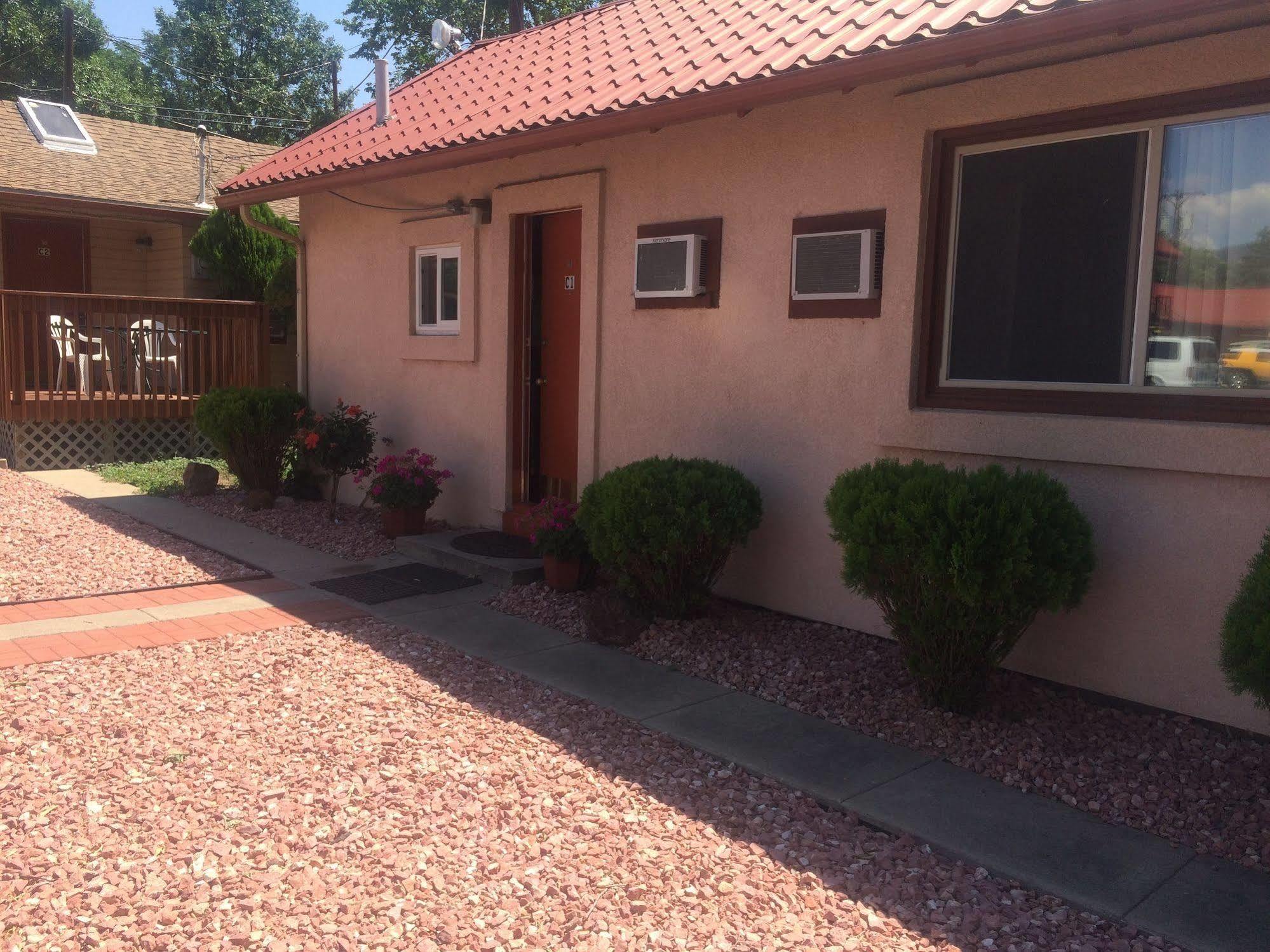 Garden Of The Gods Motel Colorado Springs Exterior photo